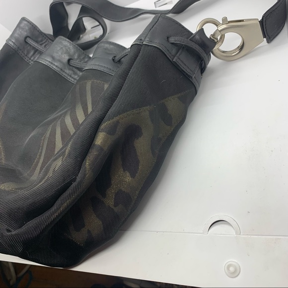 Bucket style bag with hrsrr - Picture 10 of 13